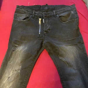 Dsquared - Fejk, helt nya, osäker på storlek men typ 38/38