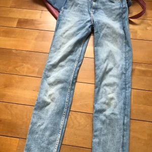 Skinny jeans  - Zara skinny jeans. Frakt tillkommer på 50kr.