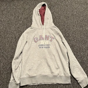 Gant tröja - Säljer min gant tröja då den inte används den är i bra skick, det är xl men är som medium i storleken 