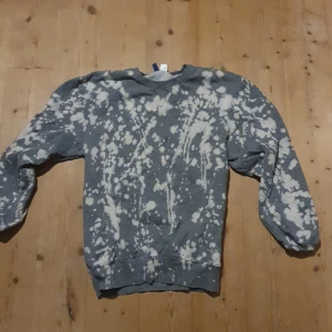 Gray sweatshirt - Storlek XS, passar bra för barn