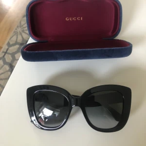 Solglasögon Gucci - solglasögon från Gucci