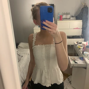 Linne - Vitt linne från kapphal, använd fåtal gånger. köparen står för frakt!!