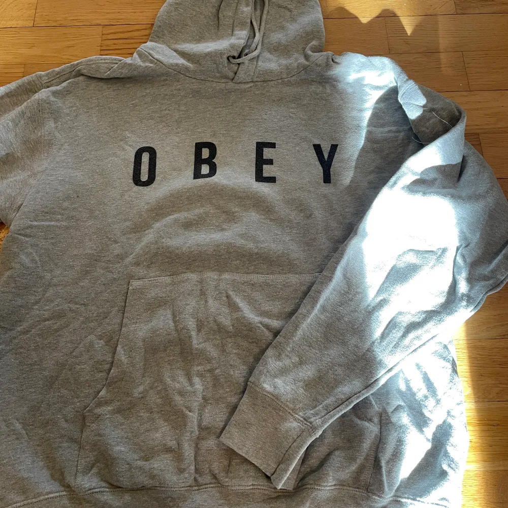 Obey hoodie i storlek M . Hoodies.