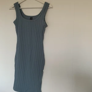 Blå bodycon klänning  - Blå klänning