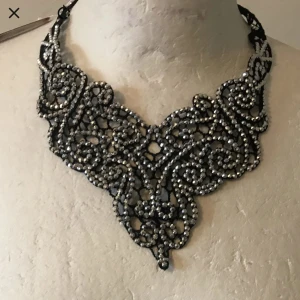 halsband choker  - köptes på 90-talet. möts i stockholm eller fraktar :)