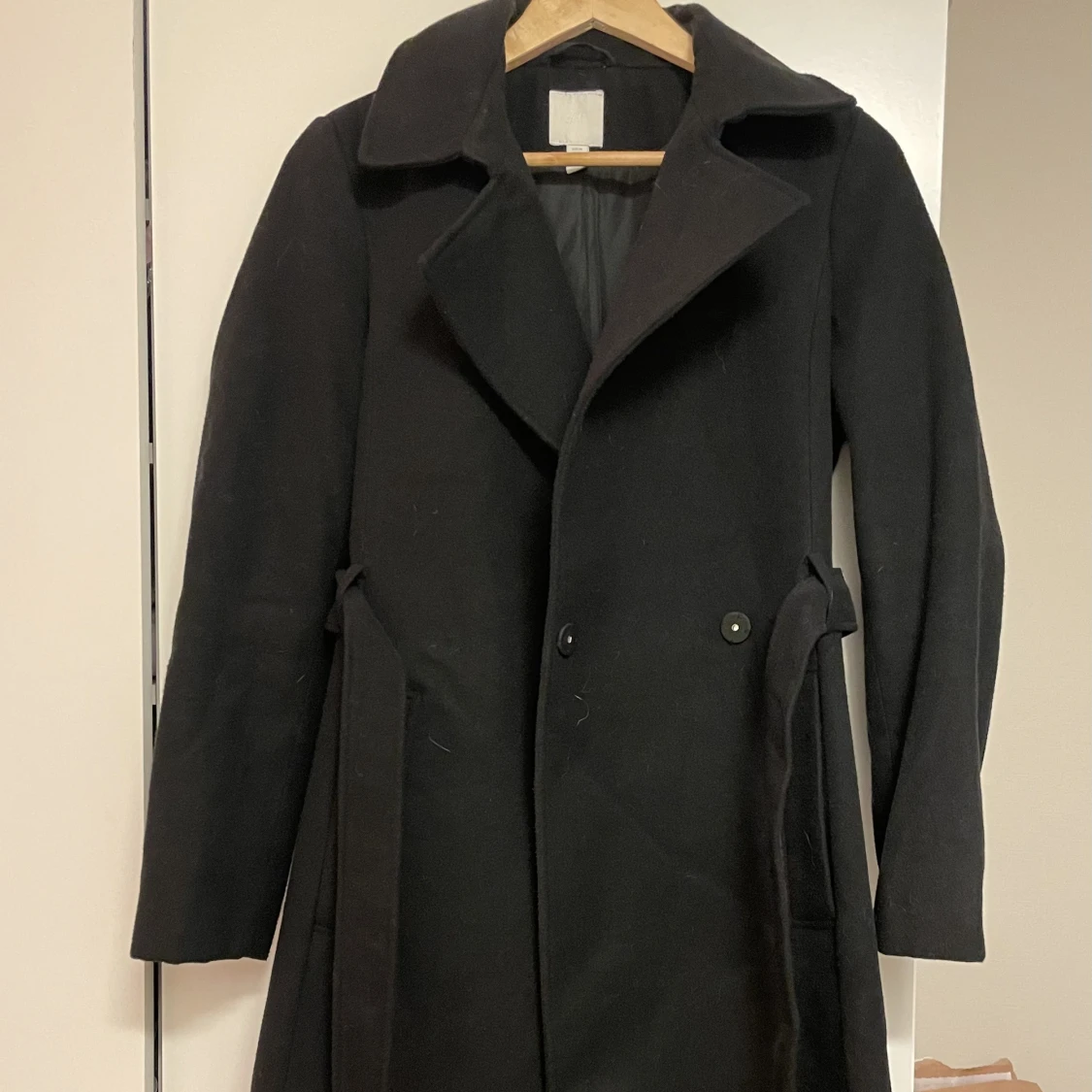 Svart lång kappa från H&M