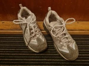 Skechers skor stl 37 - Skechers skor stl 37 Kommer från ett Rökfritt och Djurfritt hem 