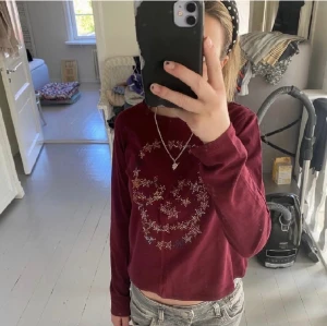 Zadig tröja - Tröja från Zadig i storlek 14 år (xs). Används några gånger men skicket är fortfarande bra 💞LÅNADE BILDER