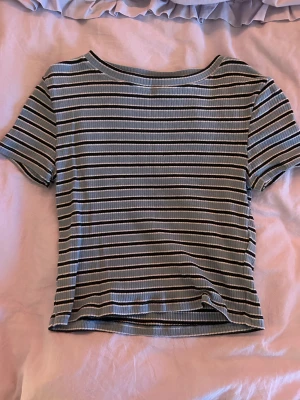 Magtröja - En randig magtröja i bra skick!