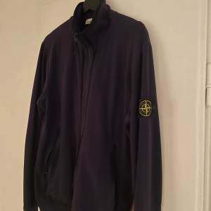 Stone island zip tröja retail 4000kr