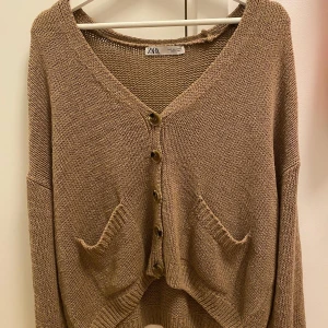 Tunt stickad tröja - Tunnt stickad tröja, size:S, stor i storleken, passar även M/L