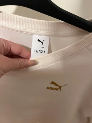 Puma - Vit fin magtröja bra skick 
