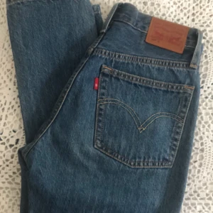Levi’s 501 skinny - Säljer pga för små, som nya i skicket, väldigt fin blå tvätt. Köpta för 1100kr W24 L30, ingen stretch  Köparen står för frakten 
