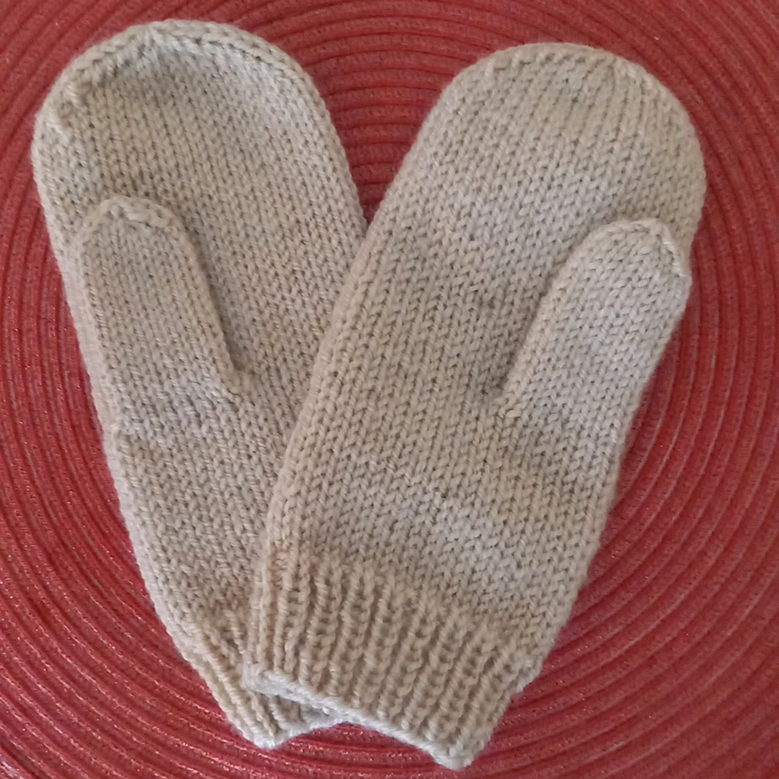 Nya diskreta vantar i beige stl S/M - 90