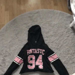 Magtröja hoodie - Säljer denna magtröja Hoodie