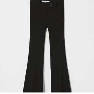 Byxor  - Säljer dessa skit snygga kosntymnyxoe som sitter som en smäck. Säljer då ja har för många byxor ❤️