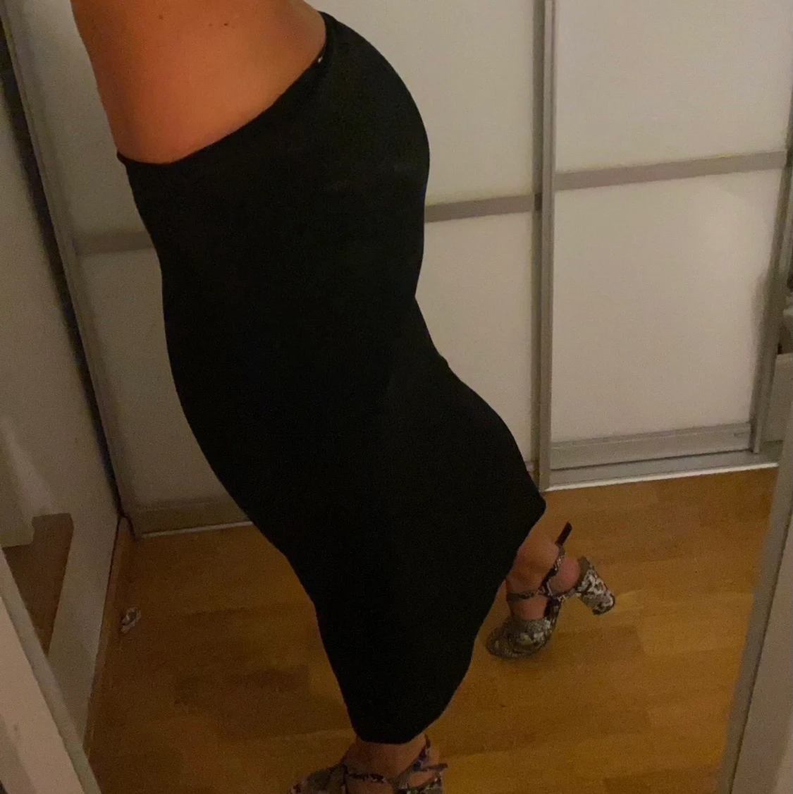 Glittrig långkjol - 91