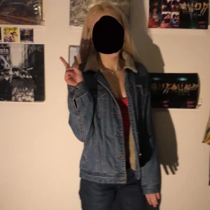 Jeans jacka/ denim jacket  - Jeans jacka från MO casual 💗 super bekväm, storlek M, du står för frakten💗