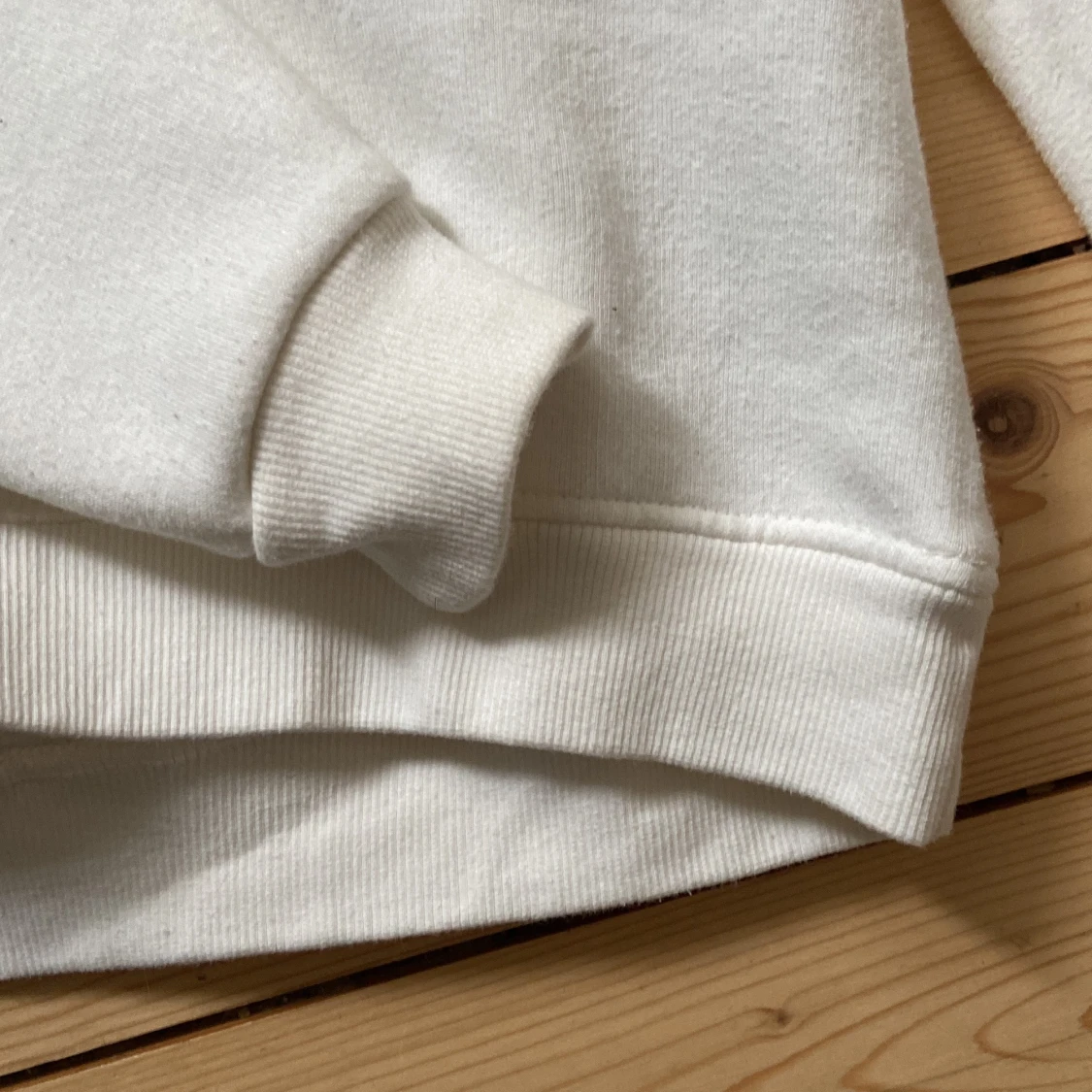 Zip-up sweatshirt - 91