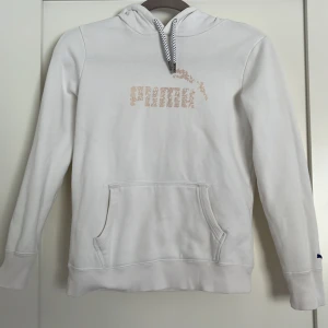 vit hoodie - vit pumahoodie, inga fläckar