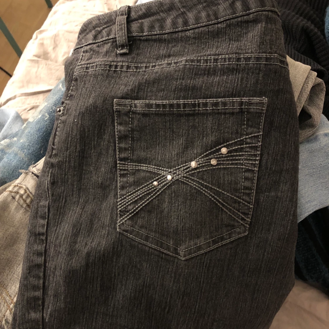 svart/gråa jeans - 90