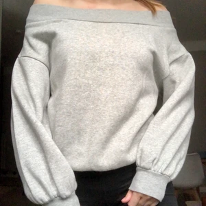 Offshoulder-tröja strl M - Off-shoulder i strl M.  Endast använd ett fåtal gånger.