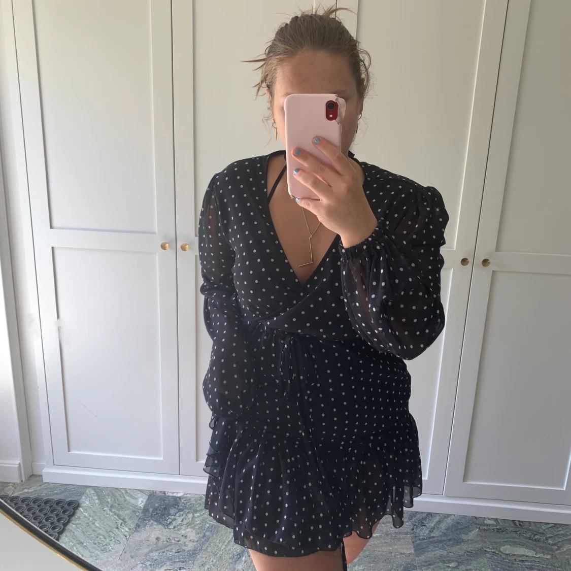 Somrig Prickig klänning med volanger - 90