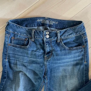 Lågmidjade jeans  - Superfina lågmidjade jeans från American eagle. Passar 38. 100kr!