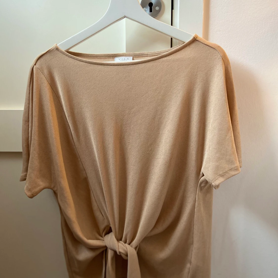 VILA topp med knytning - 90