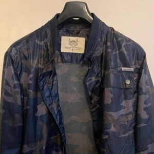 Adrian hammond jacka - Tunn jacka från Adrian Hammond