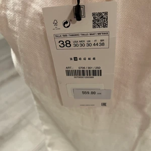Zara linnebyxor  - Helt nya zara linnebyxor stl 38, dom snyggaste linnebyxorna på marknaden enligt mig, så dessa är ett par dubbletter.