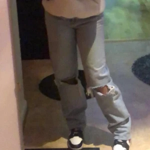 Jeans - Jätte fina jeans klippte dem där nere så dem passar nog någon som är 160 