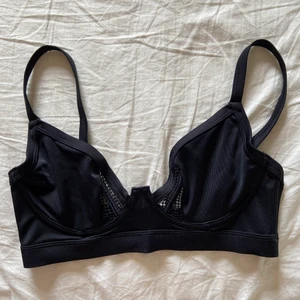 Bikinitopp - Otroligt söt bikinitopp men för liten för mig :( 