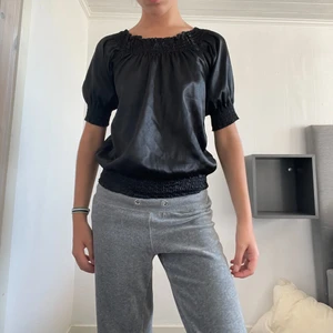 Blus  - En kortärmad blus! 😇