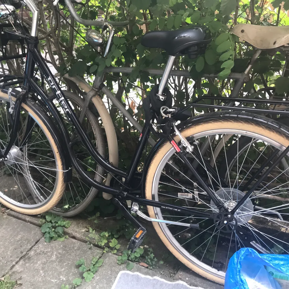 Säljer denna cykel då min man precis köpt en ny cyckel till mig,  Cykeln har 6 växlar och är i väldigt bra skick . Övrigt.