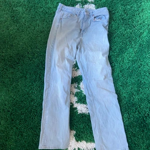 Baggy Blå Byxor  - Bra skick, skriv vid frågor!  