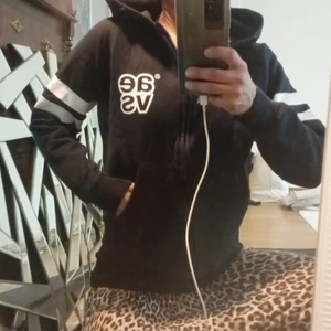 Tröja  - Fint skick 