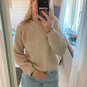 Stickad tröja - Säljer min svarta stickade tröja som är ifrån lager 157