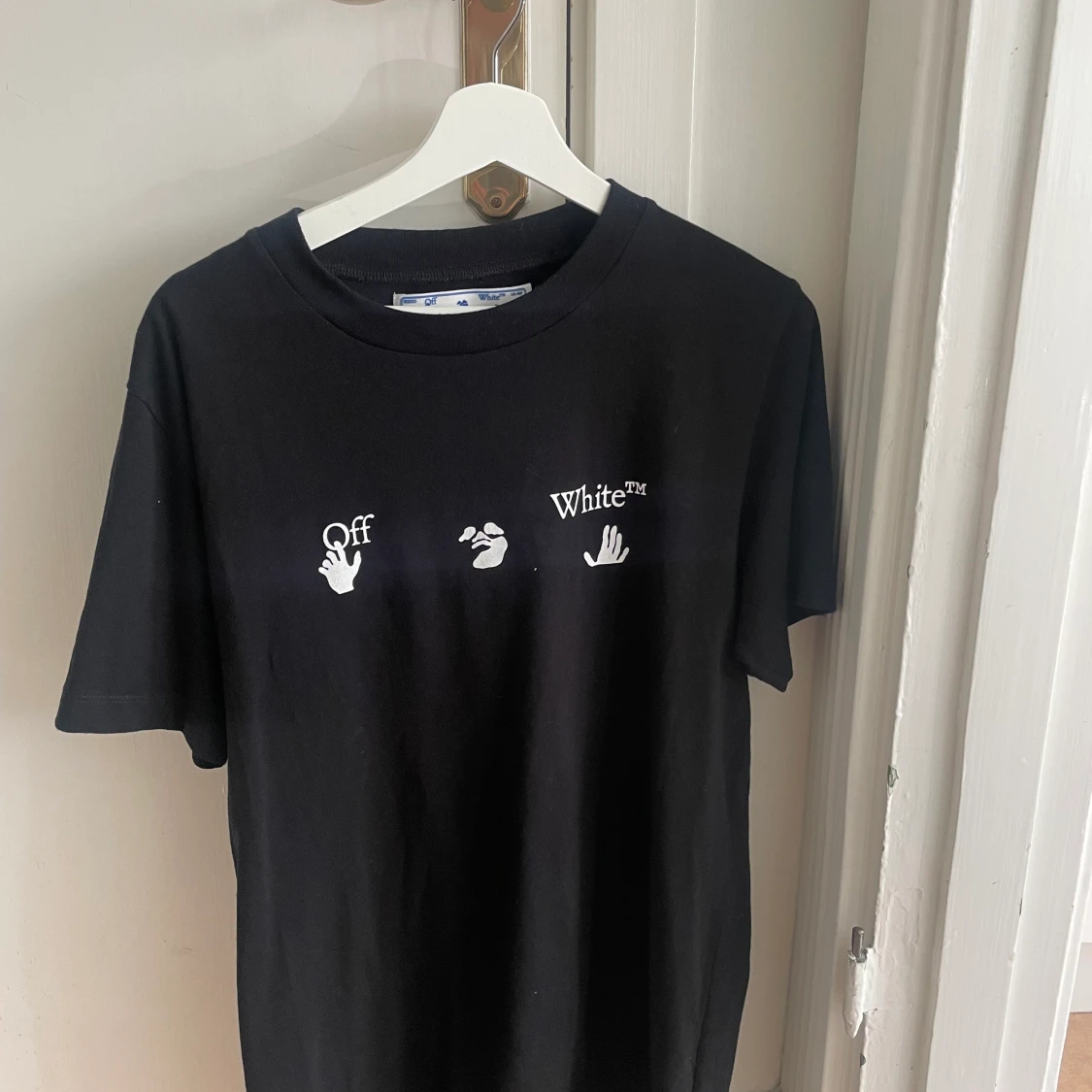 Äkta Off White T-shirt säljes