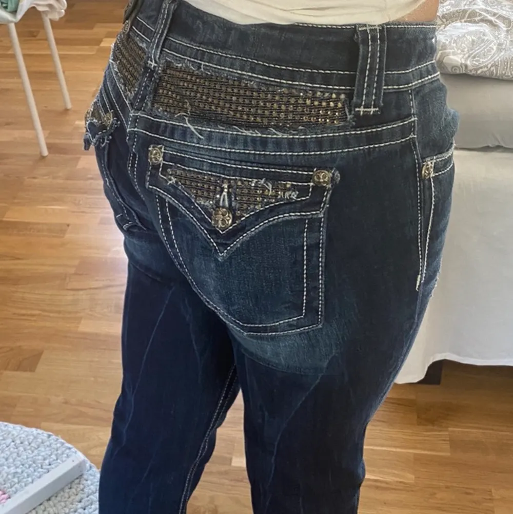 Lägger ut dom igen! Jätte fina miss me jeans som jag endast säljer vid bra pris då jag köpte dom dyrt💞Fina detaljer på baksidan . Jeans & Byxor.