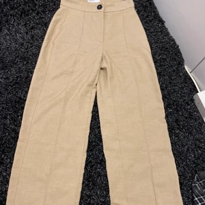 Kostym byxor   - Kostym byxor den berskha väldigt fina storlek 34 