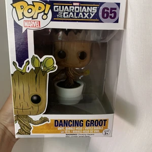 funko pop — dancing groot - i nytt skick, kan vara lite dammig eftersom den har stårt undanlagd ^_<