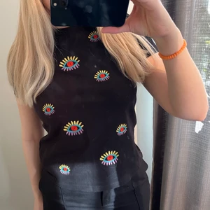 & other stories - t-shirt från & other stories, knappt använd! 