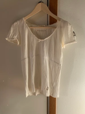 Odd Molly - En jätte gullig topp ifrån Odd Molly. Säljer då det är lite stort på mig.
