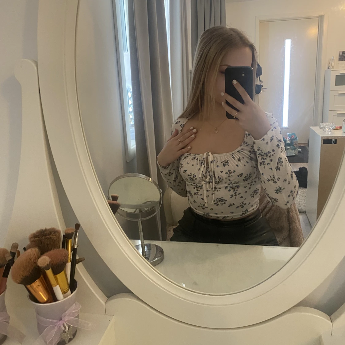 Blommig tröja  - 90