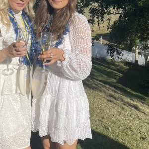 Studentklänning  - Jätte fin studentklänning från NA-KD. I bra skick! 