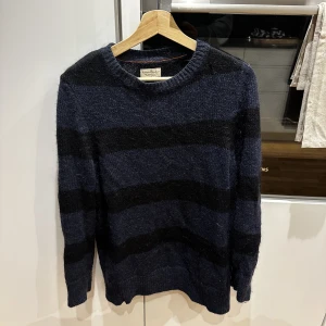 Nudie tröja - Stickad tröja från Nudie. Bra skick. Nypris: drygt 1500kr