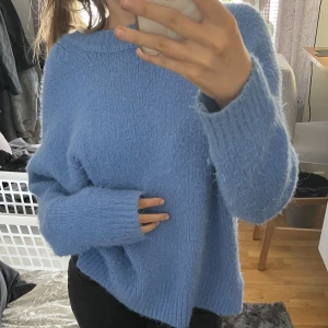 Stickad tröja - Fin blå stickad zara tröja!🫶  Pris kan diskuteras