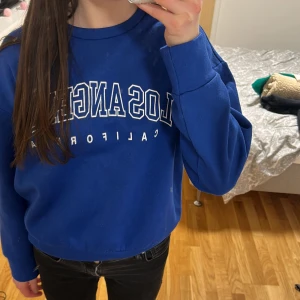 Blå sweatshirt  - Storlek s från shein❤️Använd fåtal gånger och har inga defekter