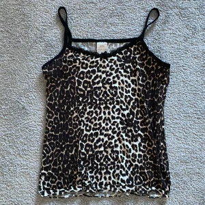 leopard linne - skit purrig linne säljer pga att har ett annat leopard linne som jag tycker om mer!💋